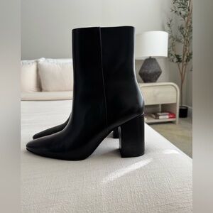 Elegant Black Women's Boots
